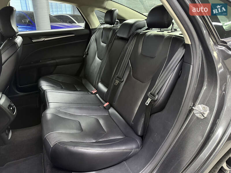 Седан Ford Fusion 2016 в Одесі