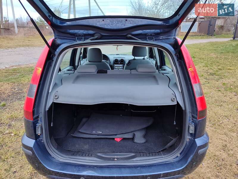 Хэтчбек Ford Fusion 2004 в Золотоноше