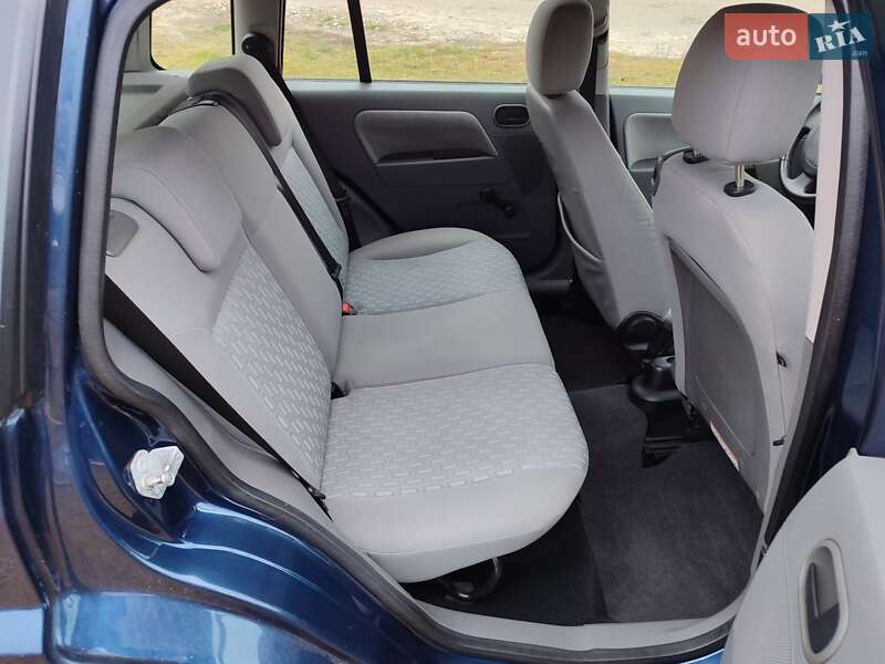 Хэтчбек Ford Fusion 2004 в Золотоноше