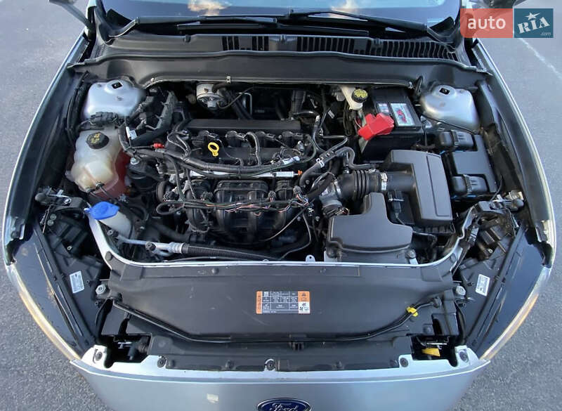 Седан Ford Fusion 2016 в Львові