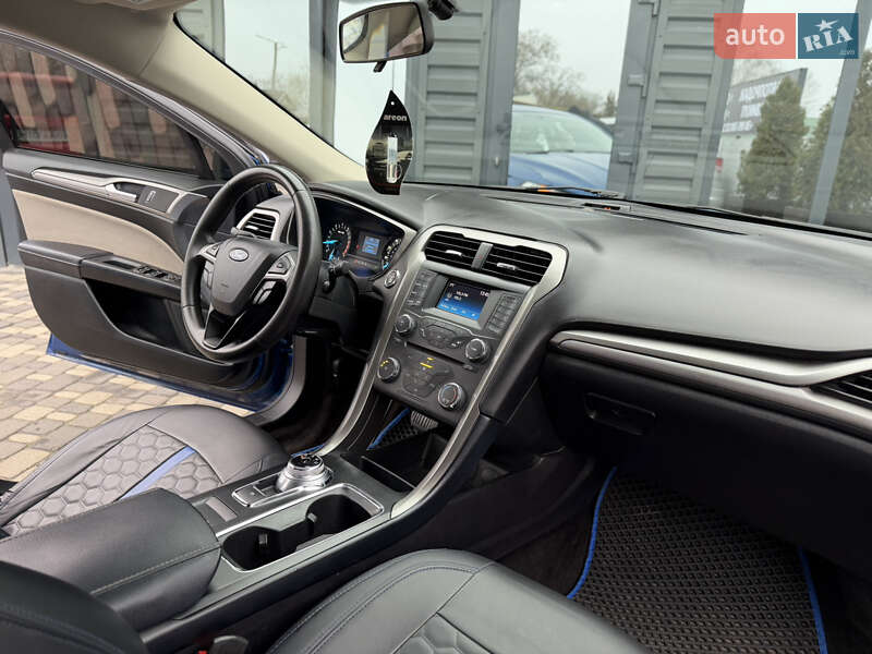 Седан Ford Fusion 2016 в Кропивницком