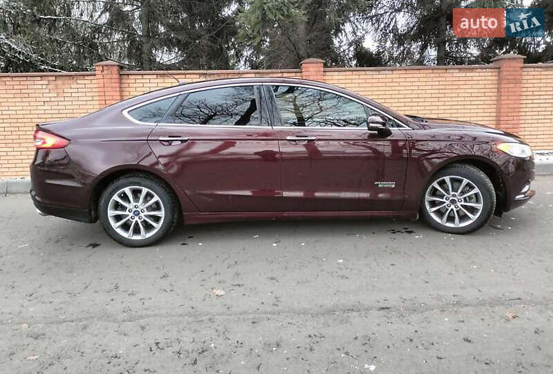 Седан Ford Fusion 2018 в Львові