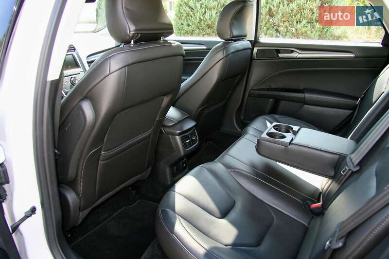 Седан Ford Fusion 2015 в Одесі