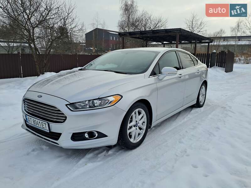 Седан Ford Fusion 2015 в Калуші