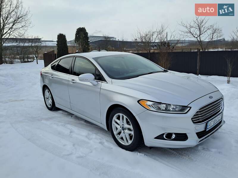 Седан Ford Fusion 2015 в Калуші
