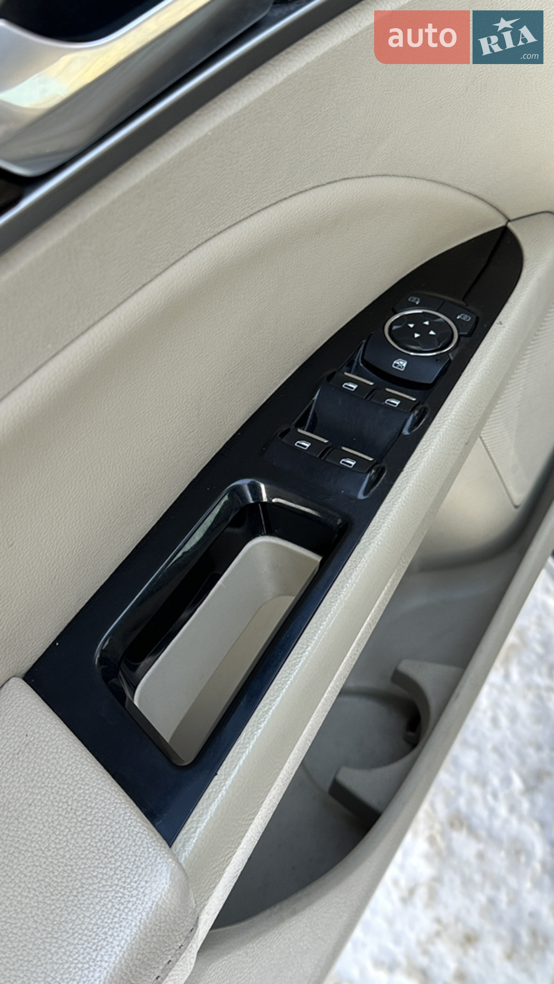 2016 Ford Fusion - мініатюра 33