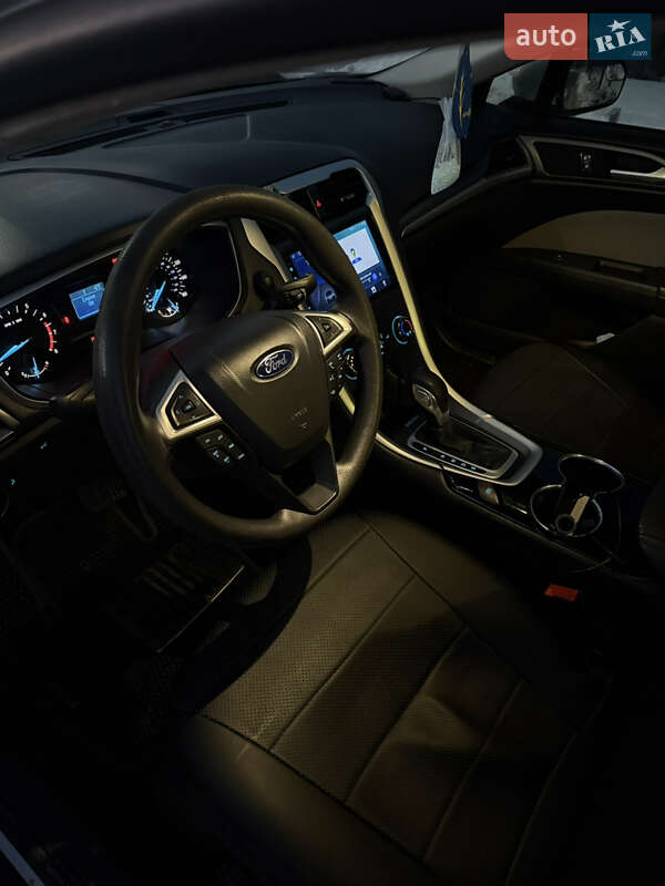 Седан Ford Fusion 2013 в Трускавце