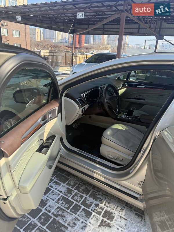 Седан Ford Fusion 2017 в Одесі