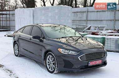 Седан Ford Fusion 2017 в Кременчуці