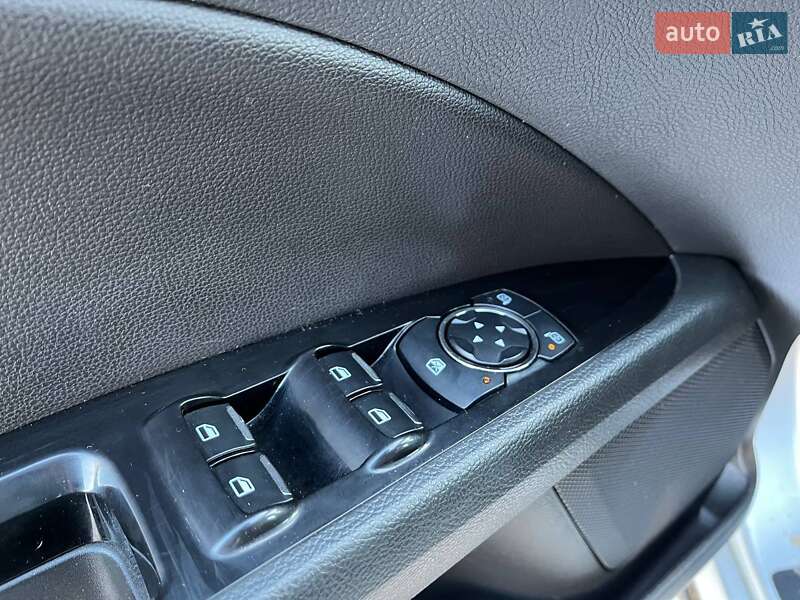 Седан Ford Fusion 2013 в Києві