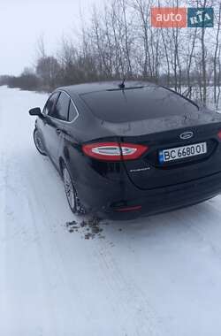 Седан Ford Fusion 2013 в Жовкве
