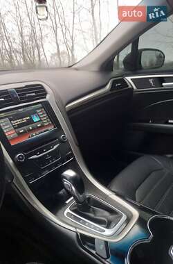 Седан Ford Fusion 2013 в Жовкве