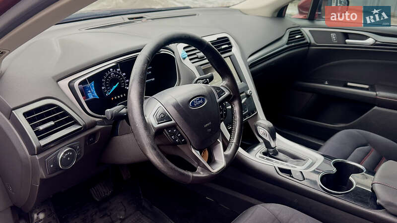 Седан Ford Fusion 2014 в Черкасах