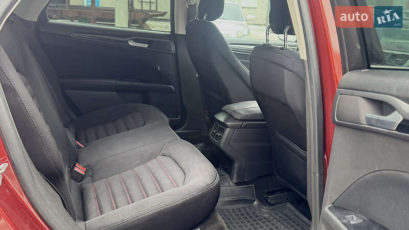 Седан Ford Fusion 2014 в Черкасах