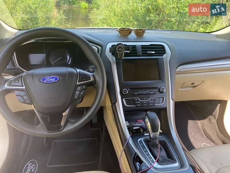 Седан Ford Fusion 2015 в Чернигове