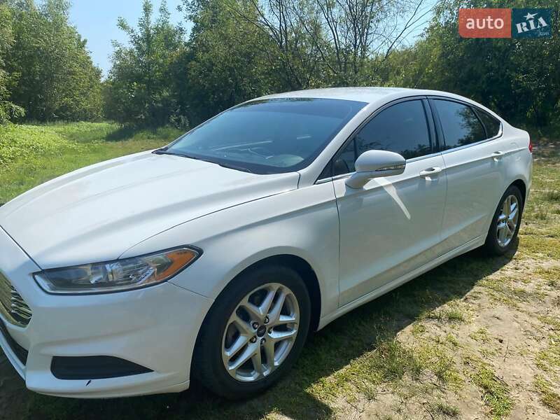 Седан Ford Fusion 2015 в Чернигове