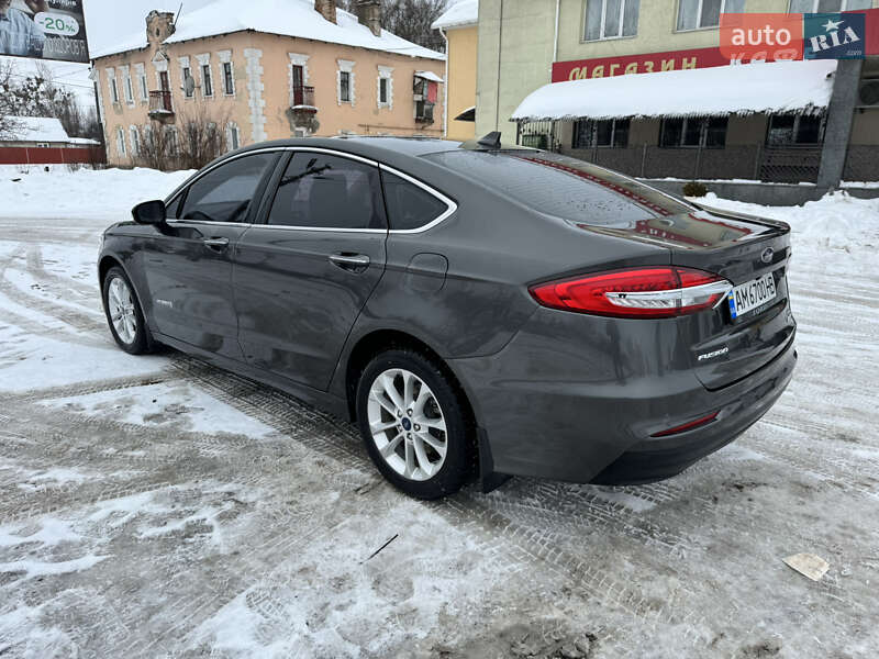 Седан Ford Fusion 2019 в Коростені