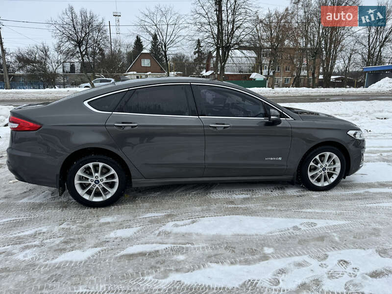 Седан Ford Fusion 2019 в Коростені