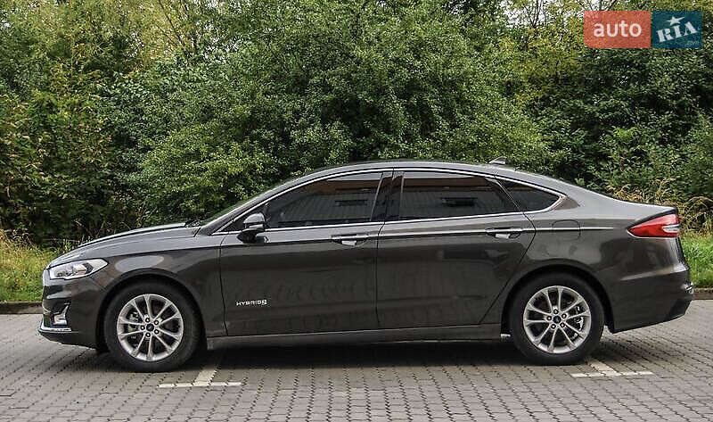 Седан Ford Fusion 2019 в Коростені