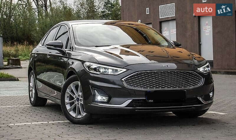 Седан Ford Fusion 2019 в Коростені