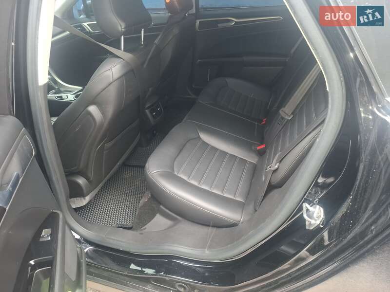 Седан Ford Fusion 2015 в Лубнах