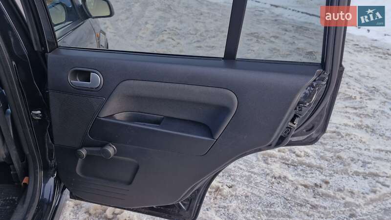 Хетчбек Ford Fusion 2008 в Чернігові