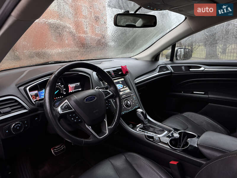 Седан Ford Fusion 2015 в Одесі