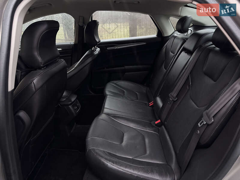 Седан Ford Fusion 2015 в Одесі