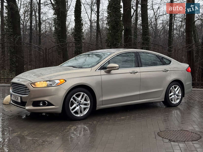 Седан Ford Fusion 2015 в Одесі