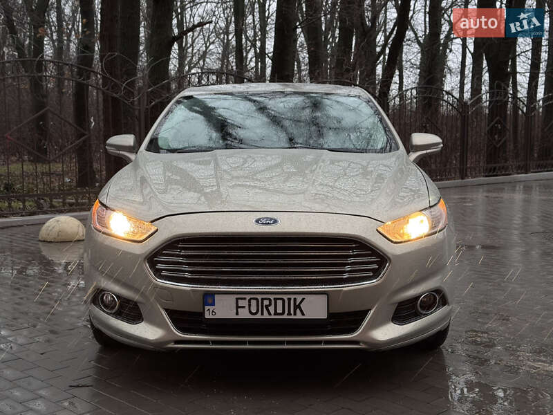 Седан Ford Fusion 2015 в Одесі
