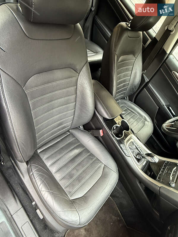 Седан Ford Fusion 2014 в Львове