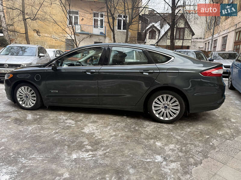 Седан Ford Fusion 2014 в Львове