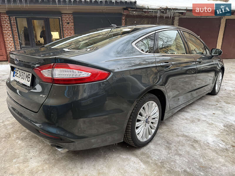 Седан Ford Fusion 2014 в Львове
