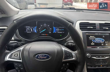 Седан Ford Fusion 2014 в Львове