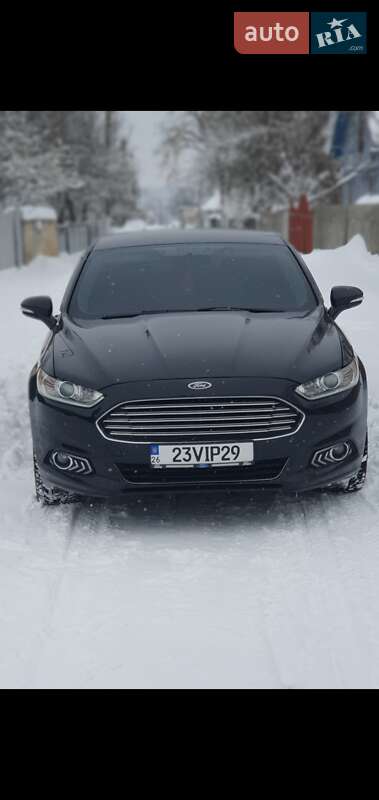 Седан Ford Fusion 2014 в Чернівцях
