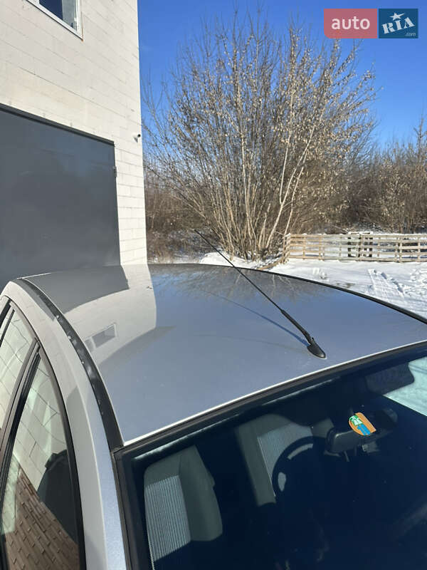 Хэтчбек Ford Fusion 2006 в Хороле