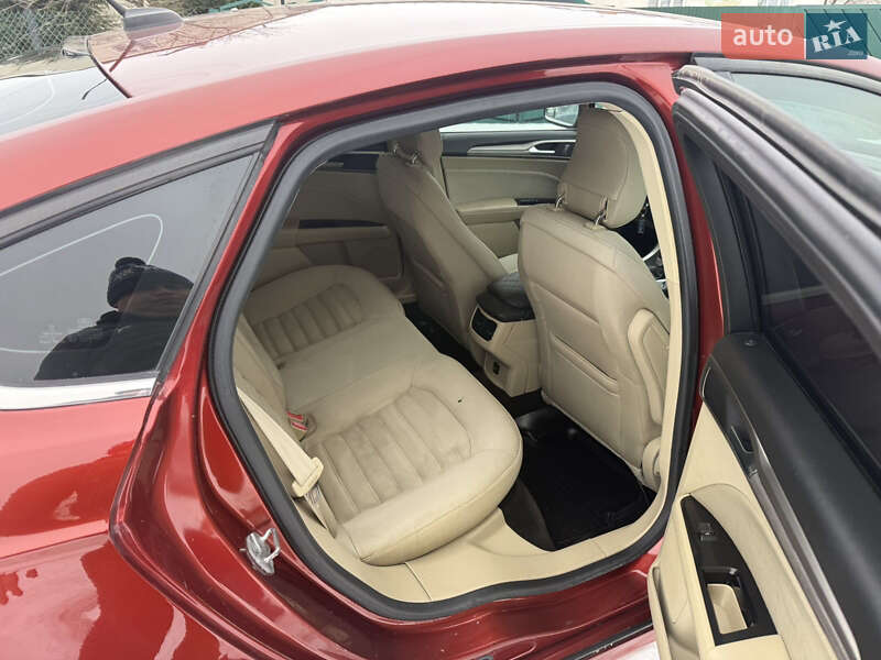 Седан Ford Fusion 2014 в Львові