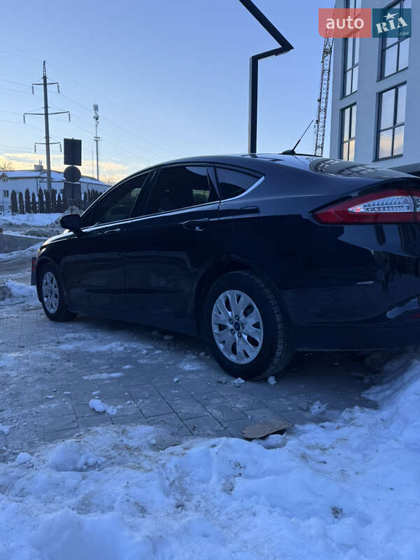 Седан Ford Fusion 2013 в Львові