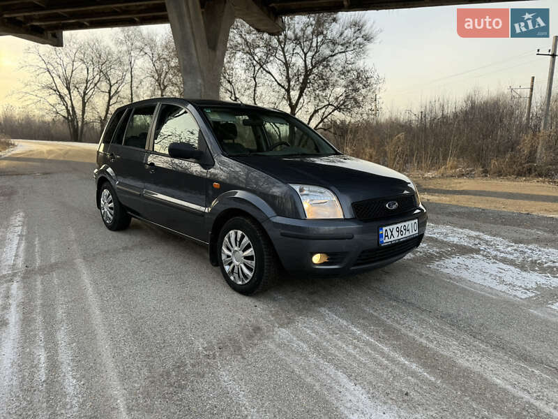 Хетчбек Ford Fusion 2003 в Дніпрі