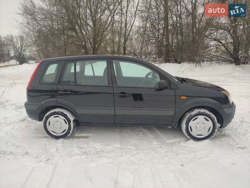 Хэтчбек Ford Fusion 2009 в Чернигове