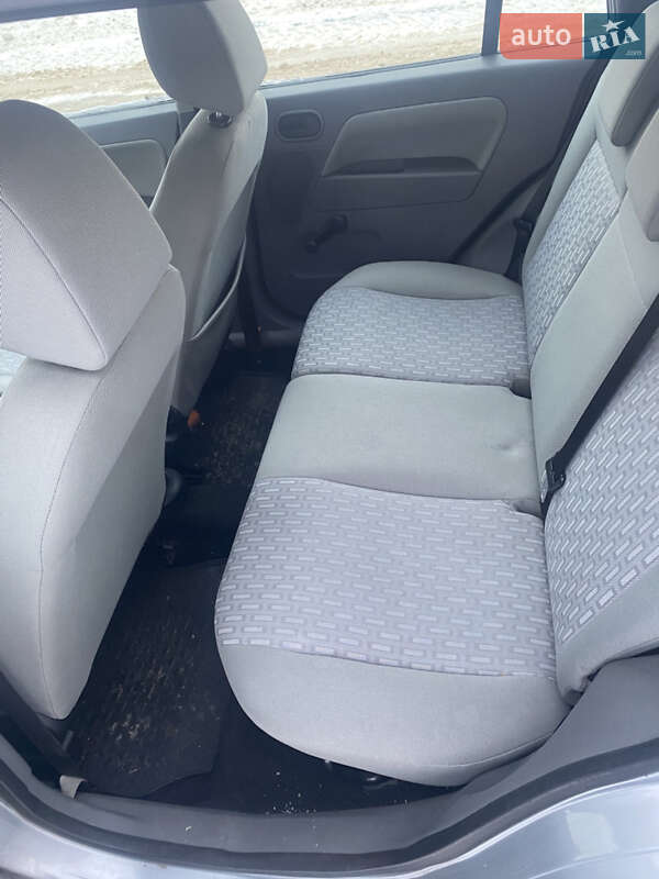 Хетчбек Ford Fusion 2005 в Полтаві