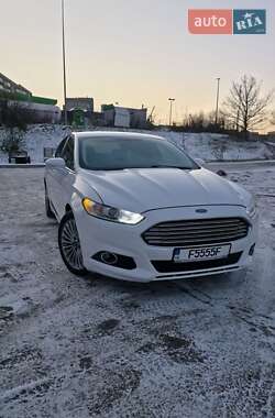 Седан Ford Fusion 2013 в Южному