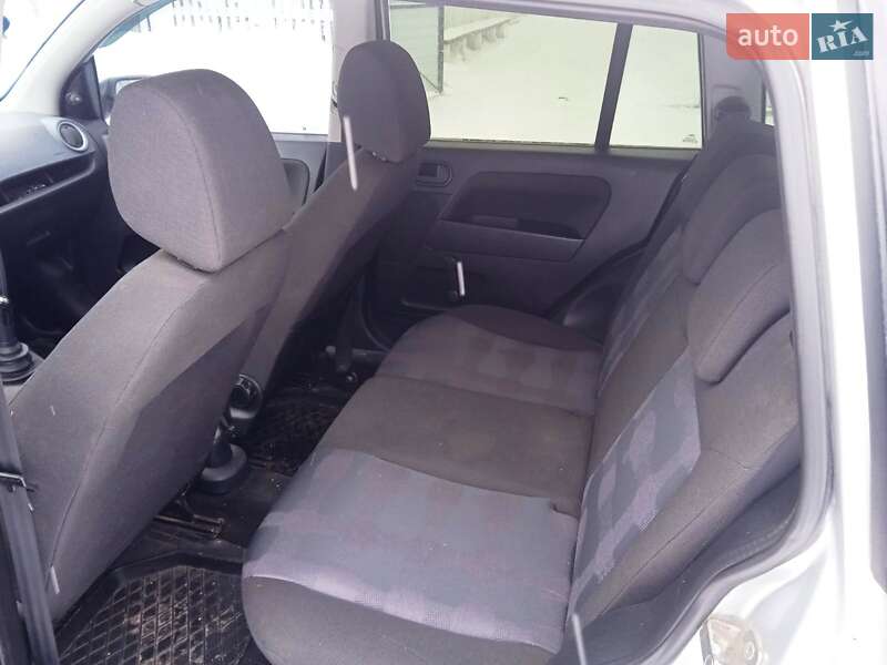 Хетчбек Ford Fusion 2009 в Звягелі