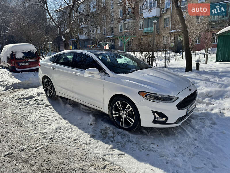 Седан Ford Fusion 2018 в Киеве