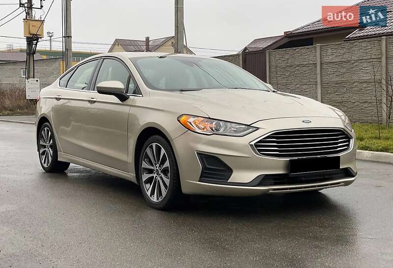 Седан Ford Fusion 2019 в Луцьку