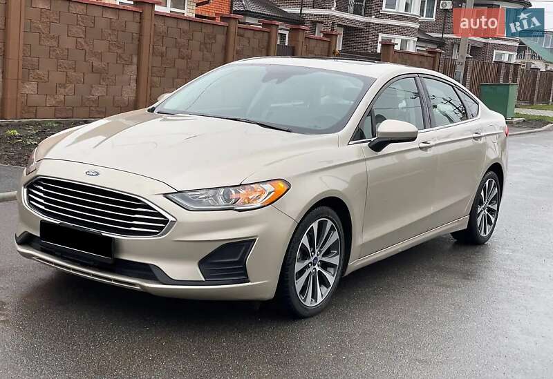 Седан Ford Fusion 2019 в Луцьку