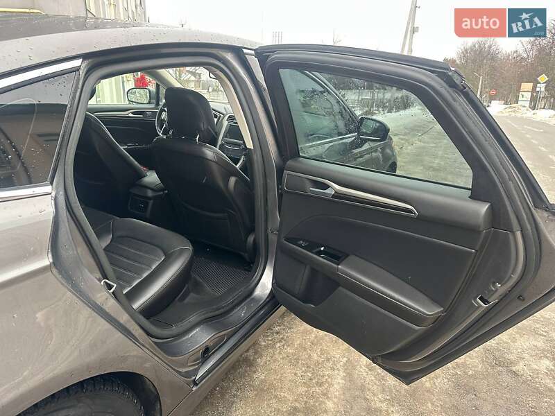 Седан Ford Fusion 2013 в Львові