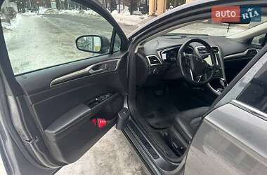 Седан Ford Fusion 2013 в Самборе