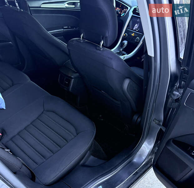 Седан Ford Fusion 2013 в Стрые