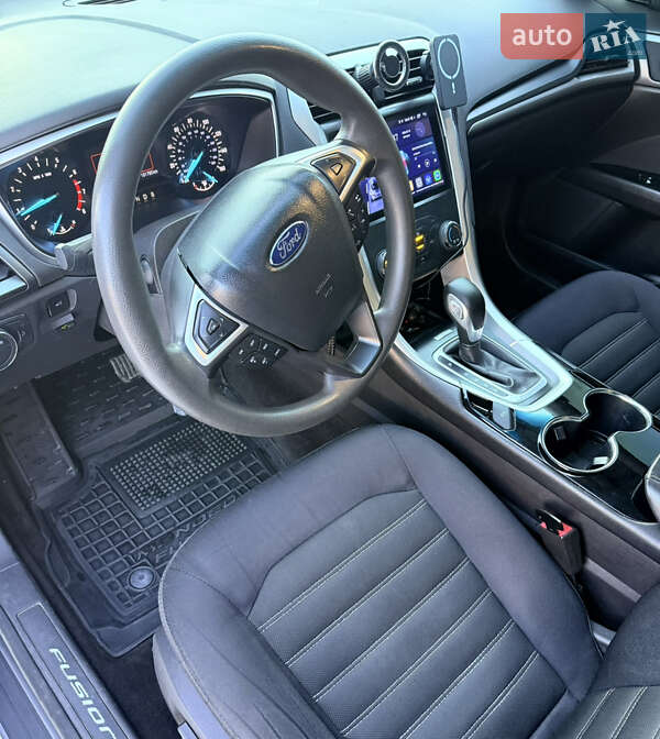 Седан Ford Fusion 2013 в Стрые